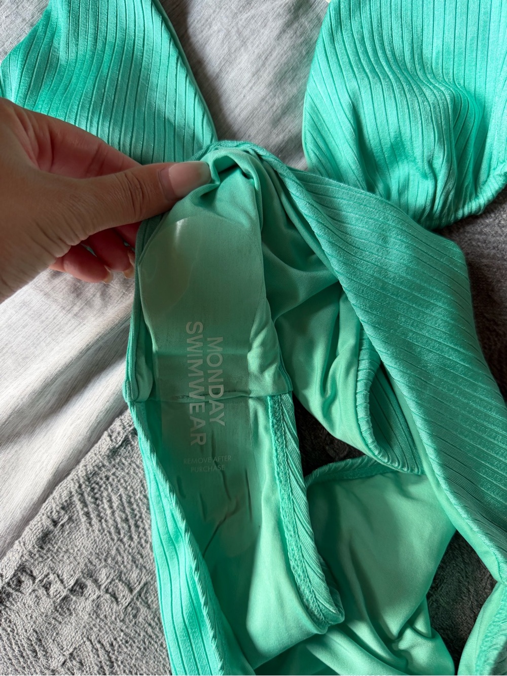 monday swimwear bikini set size V and 2 free gifts - Picture 3 of 5